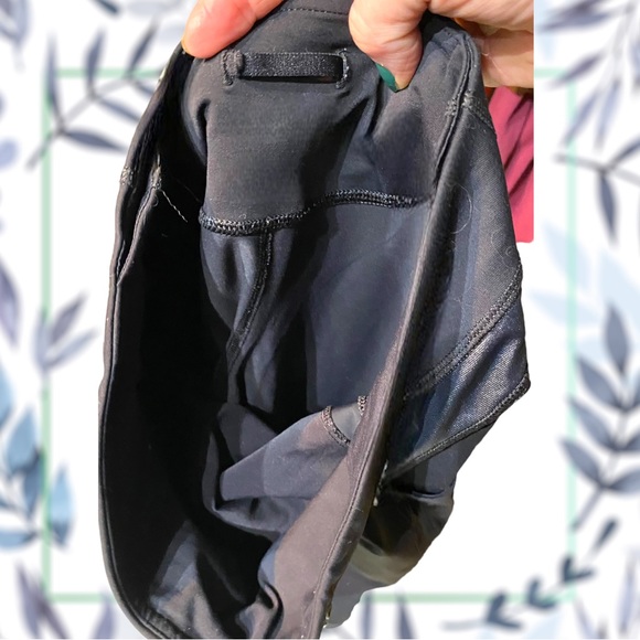 Lululemon 🦋🦋3 for 20! black Capri leggings - Picture 8 of 9